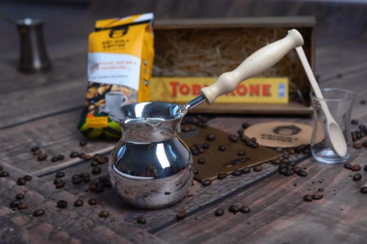 Gift sets Gorilla's coffee with Turks