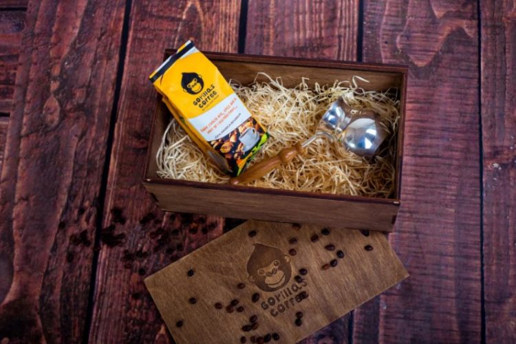 Gift sets Gorilla's coffee with Turks