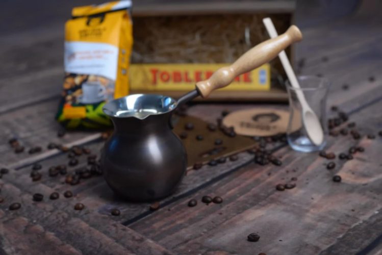 Gift sets Gorilla's coffee with Turks