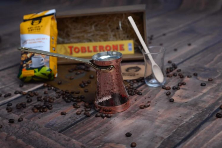 Gift sets Gorilla's coffee with Turks