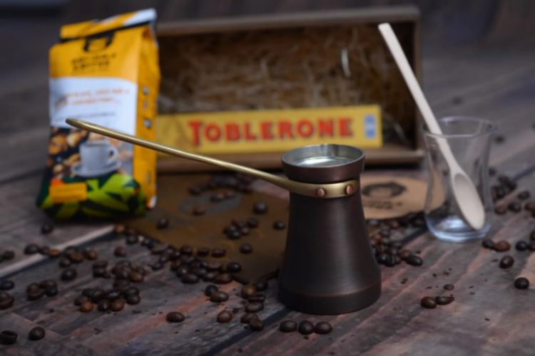 Gift sets Gorilla's coffee with Turks