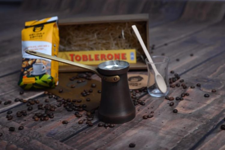 Gift sets Gorilla's coffee with Turks